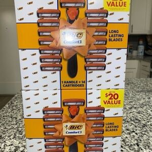 BIC Comfort3 Black and Orange Shaving Set